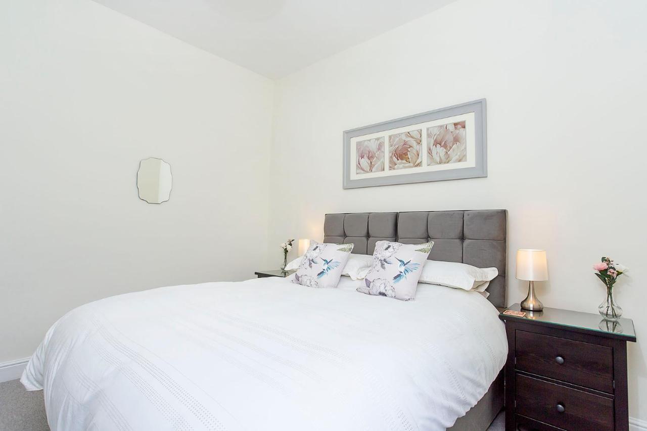 "Falcon'S Nest Retreat" York Bagian luar foto